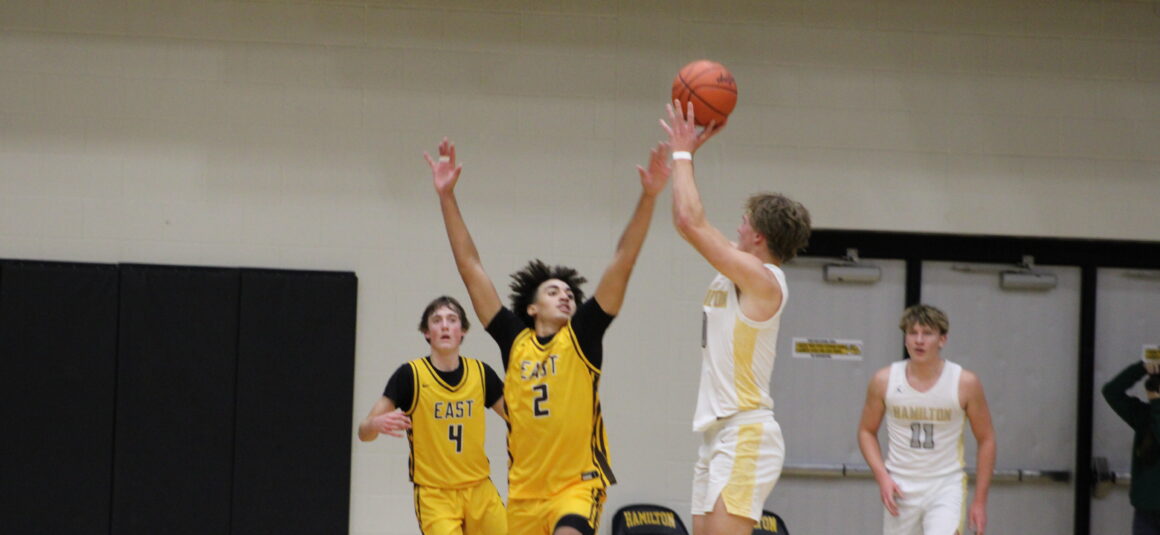 Boys Basketball Comeback Falls Short to Chix