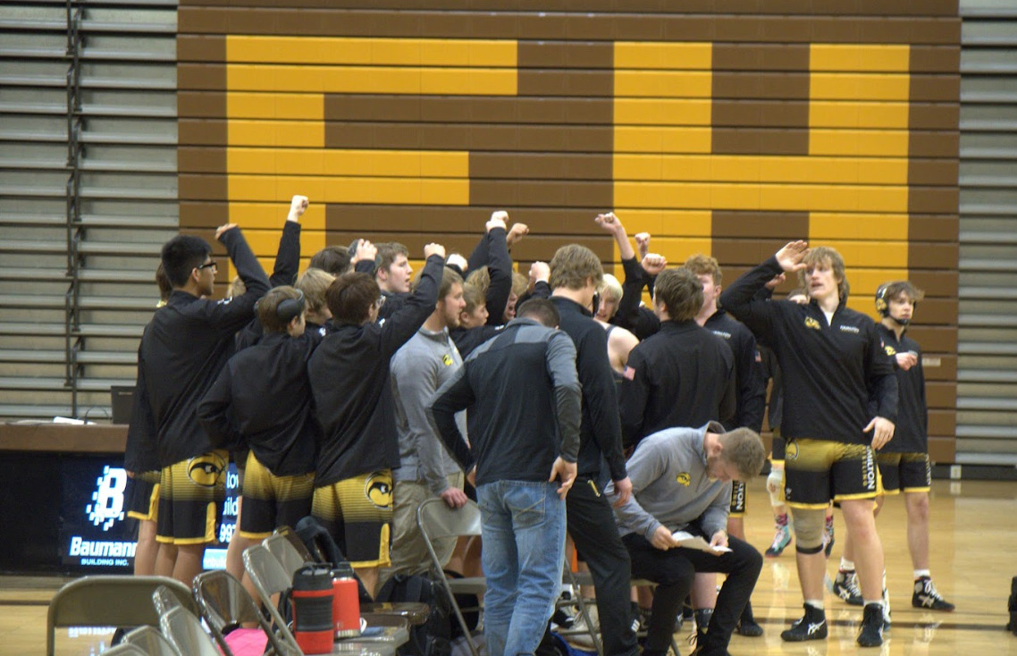 Hawkeye Wrestling Throws Down, Sweeps Zeeland East and Coopersville Hawkeye Wrestling Throws Down, Sweeps Zeeland East and Coopersville
