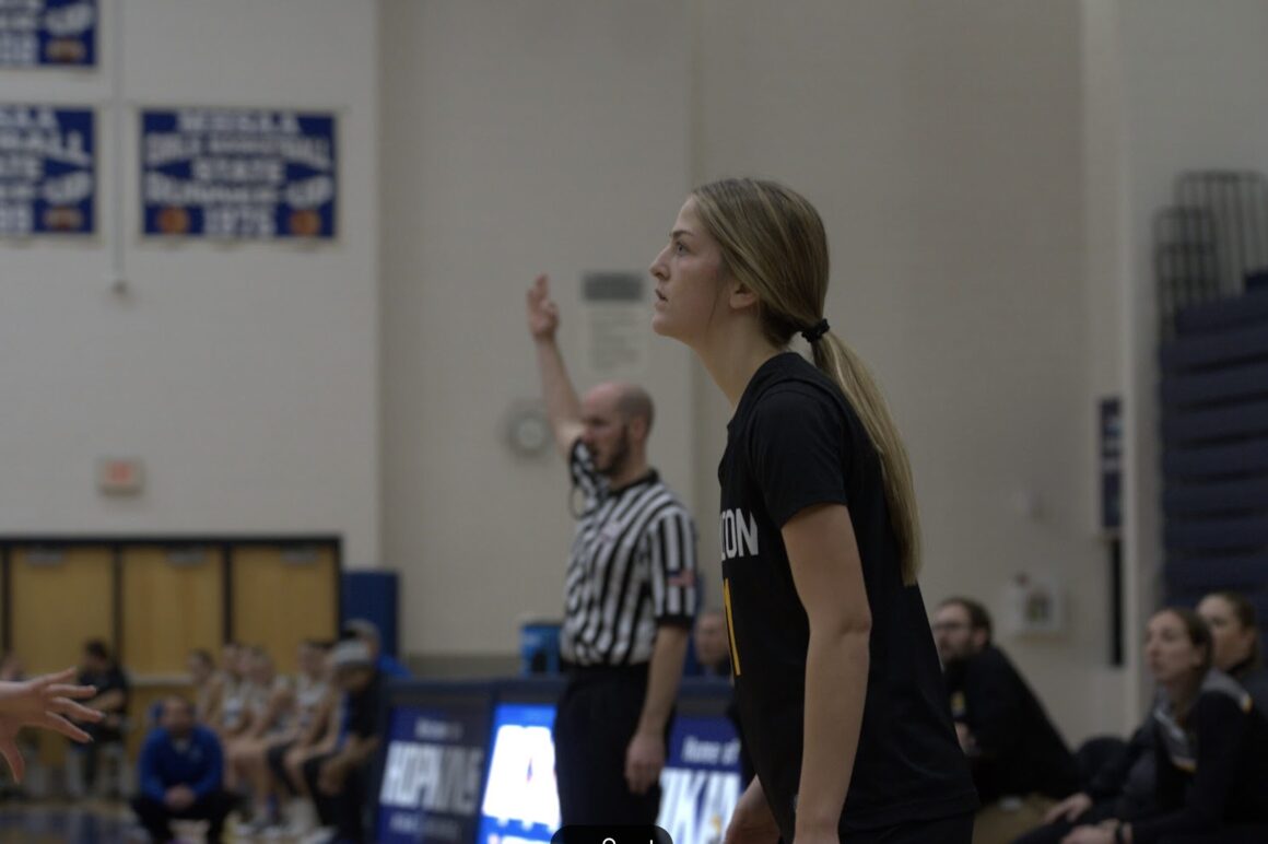 The Girls basketball team surges late over Covenant Christian, 40-36