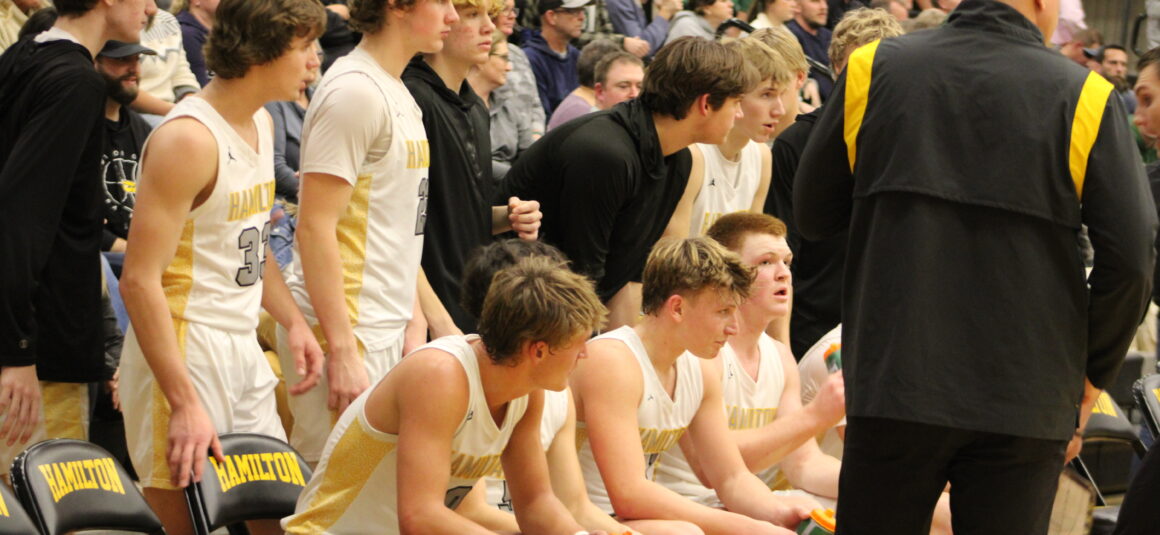 Boys Basketball Falls to Coopersville