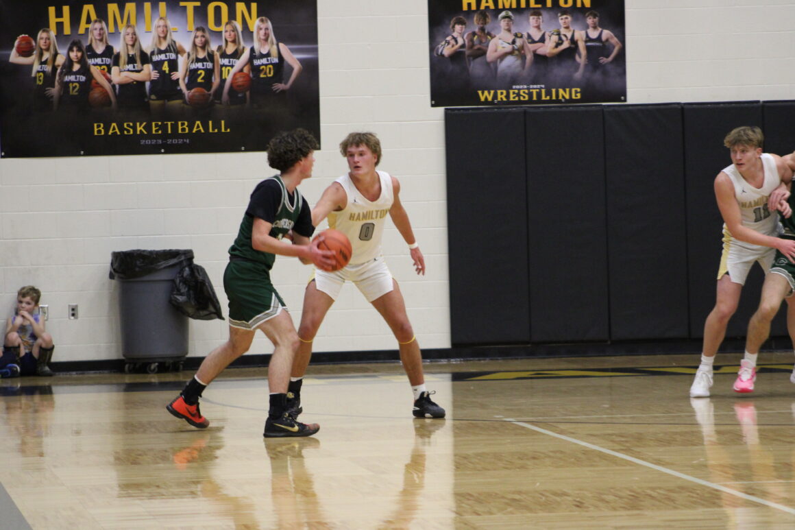 Boys Basketball falls short against Coopersville